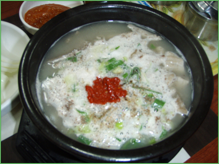 명동왕족발 이미지